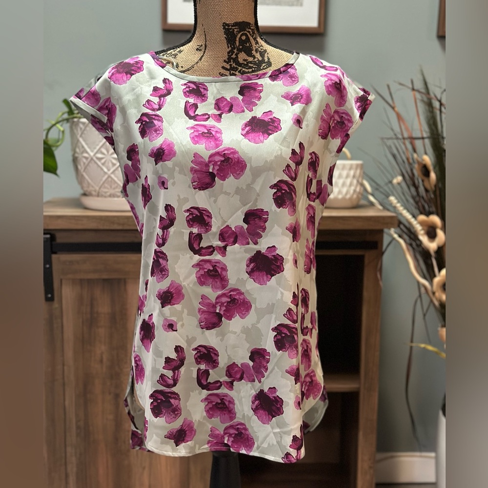 Banana Republic short sleeve blouse, size XS
